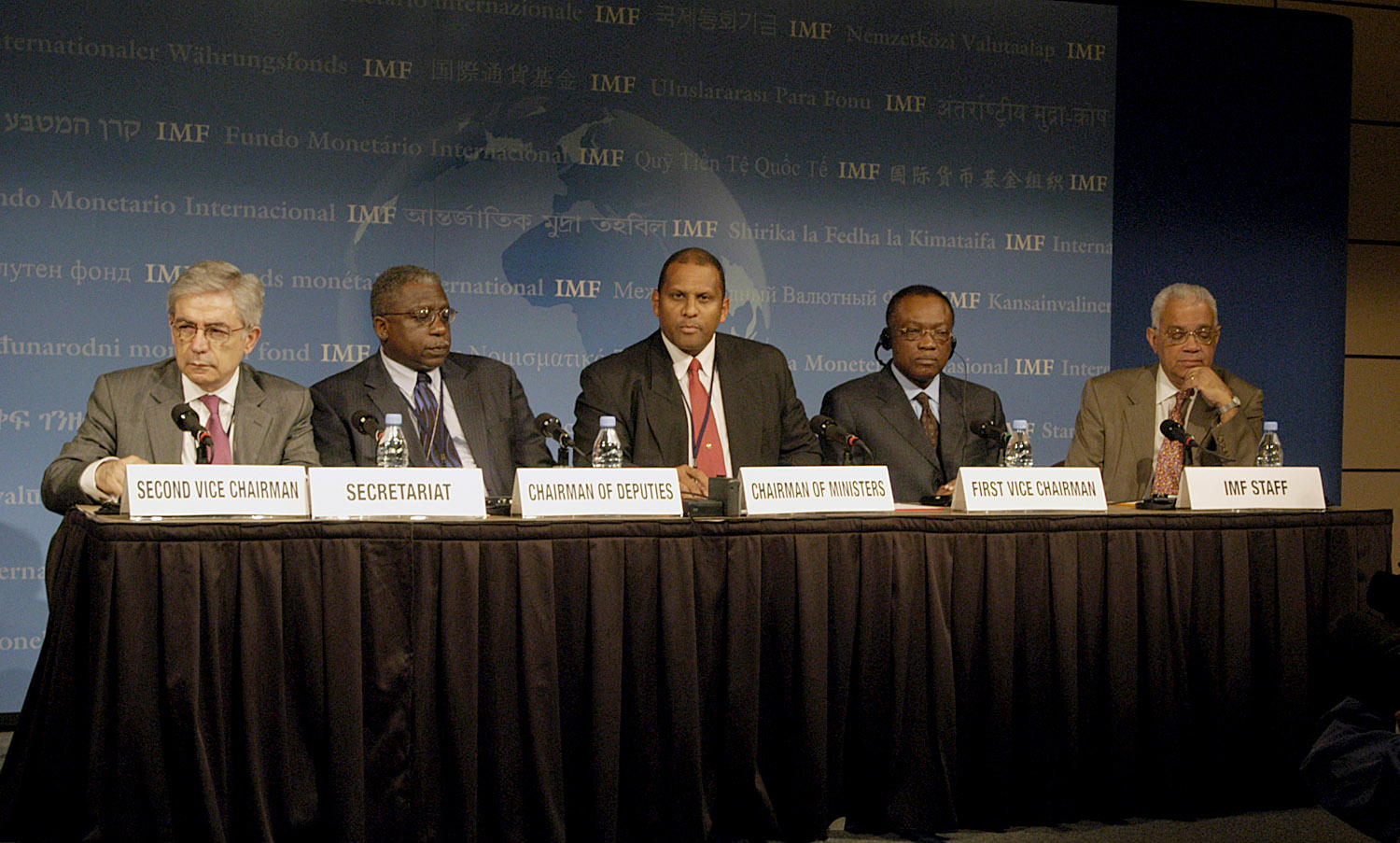 G-24_Press_conference_-_IMF_69MS040423107l