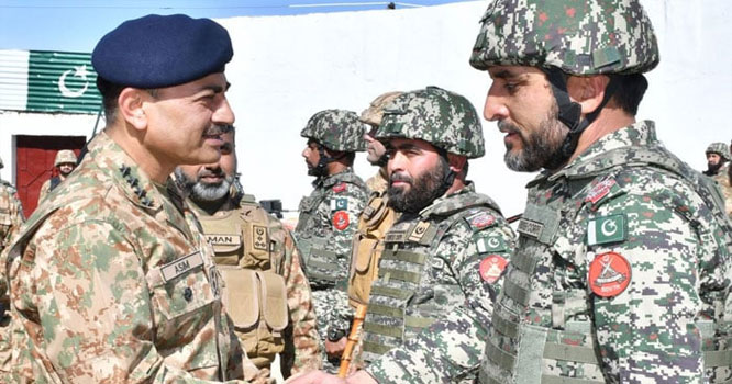 ARMY-CHIEF-meet-soldier-eid