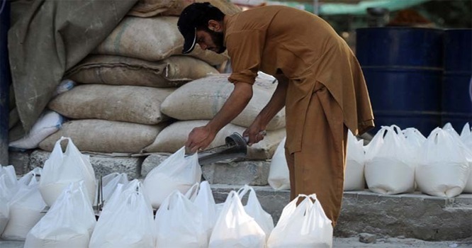 آزاد کشمیر میں آٹے کا بحران شدت اختیار کرگیا ، عوام کا دھرنا 8ویں روز میں داخل