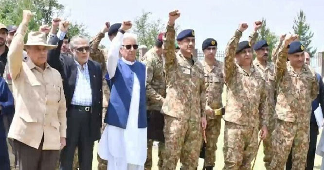 rmy-chief,shehbaz-at-control-line