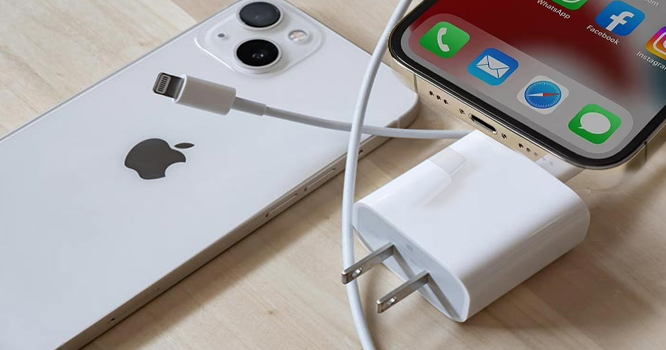 iphone-15-charging-cable