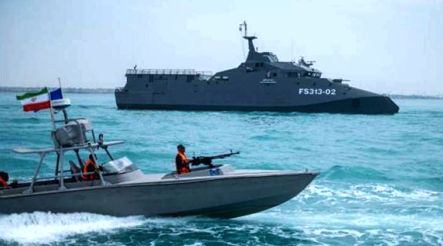 Iran-issues-alert,-warning-to-tankers-passing-through-the-Strait-of-Hormuz