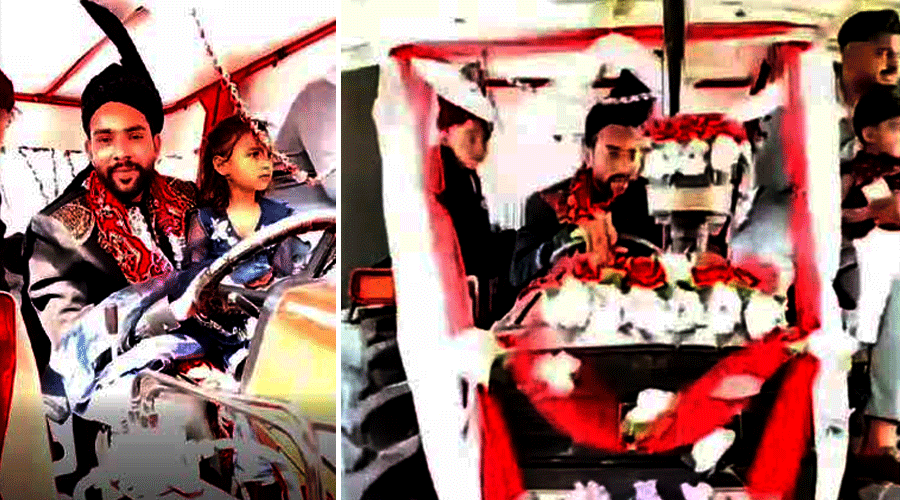 Wazirabad،-Groom-arrives-to-pick-up-bride-in-decorated-tractor