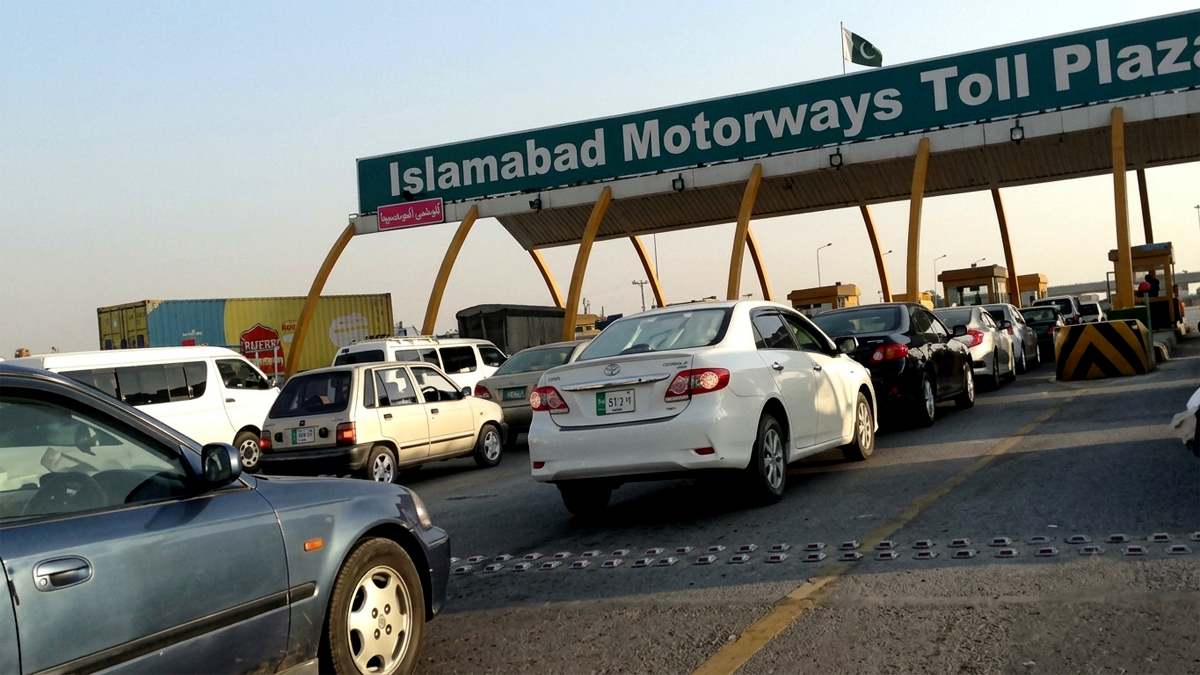 موٹروے پر ٹول ٹیکس میں بڑا اضافہ، نئی شرح لاگو