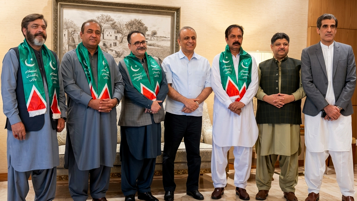 سابق وزیراعظم آزاد کشمیر اور اہم شخصیات نے پارٹی تبدیل کر لی