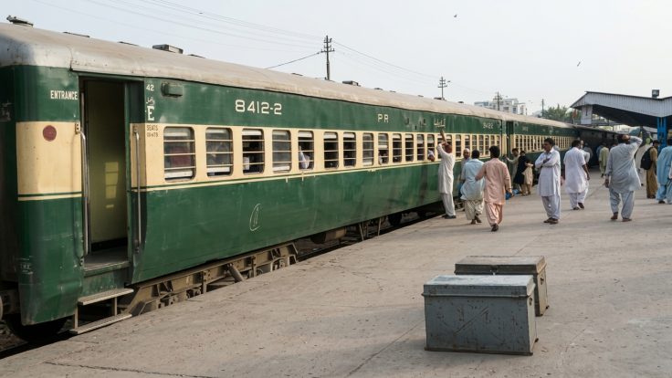 ٹرین سروس معطل رہنے کا امکان،مسافروں کو پیشگی اطلاع