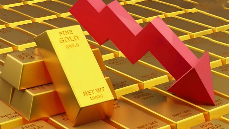 سونا خریدنے والوں کے لیے بڑی خبر، قیمت اچانک گر گئی