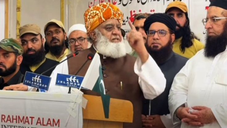 آئین ختم ہوا تو ملک کو دوبارہ سمیٹنا انتہائی مشکل ہوگا، مولانا فضل الرحمان