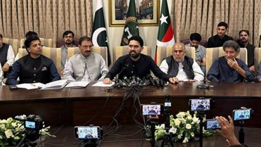 پی ٹی آئی سیاسی کمیٹی اجلاس میں کیا ہوا؟ اندرونی کہانی سامنے آگئی