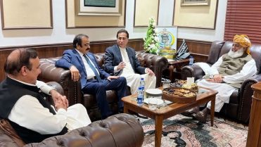 ایاز صادق کی مولانا فضل الرحمان سے ملاقات، اپوزیشن معاملے پر اہم گفتگو